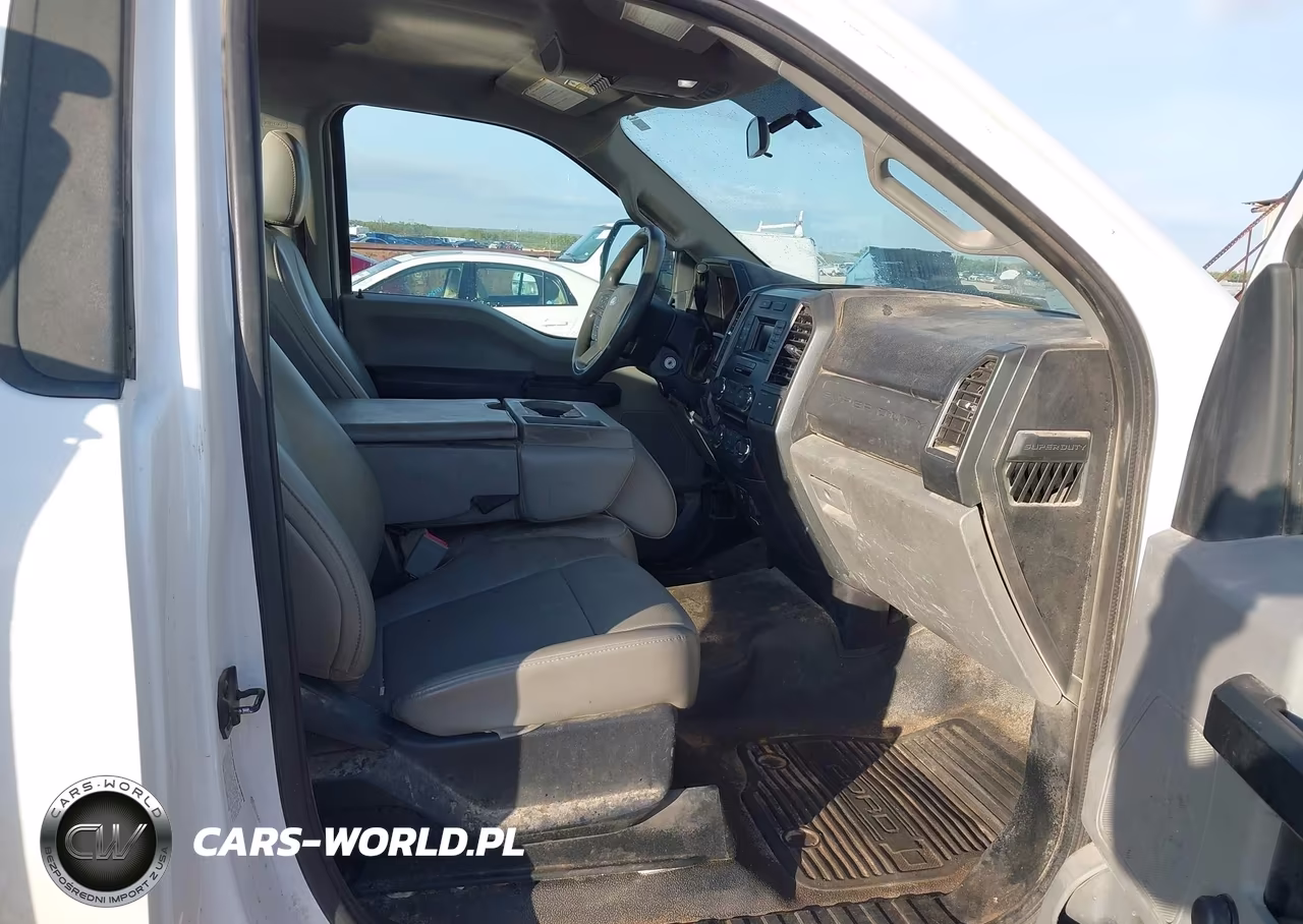 2018 Ford F-350 Chassis Xl VIN:1FDRF3G69JEC69602 - 5