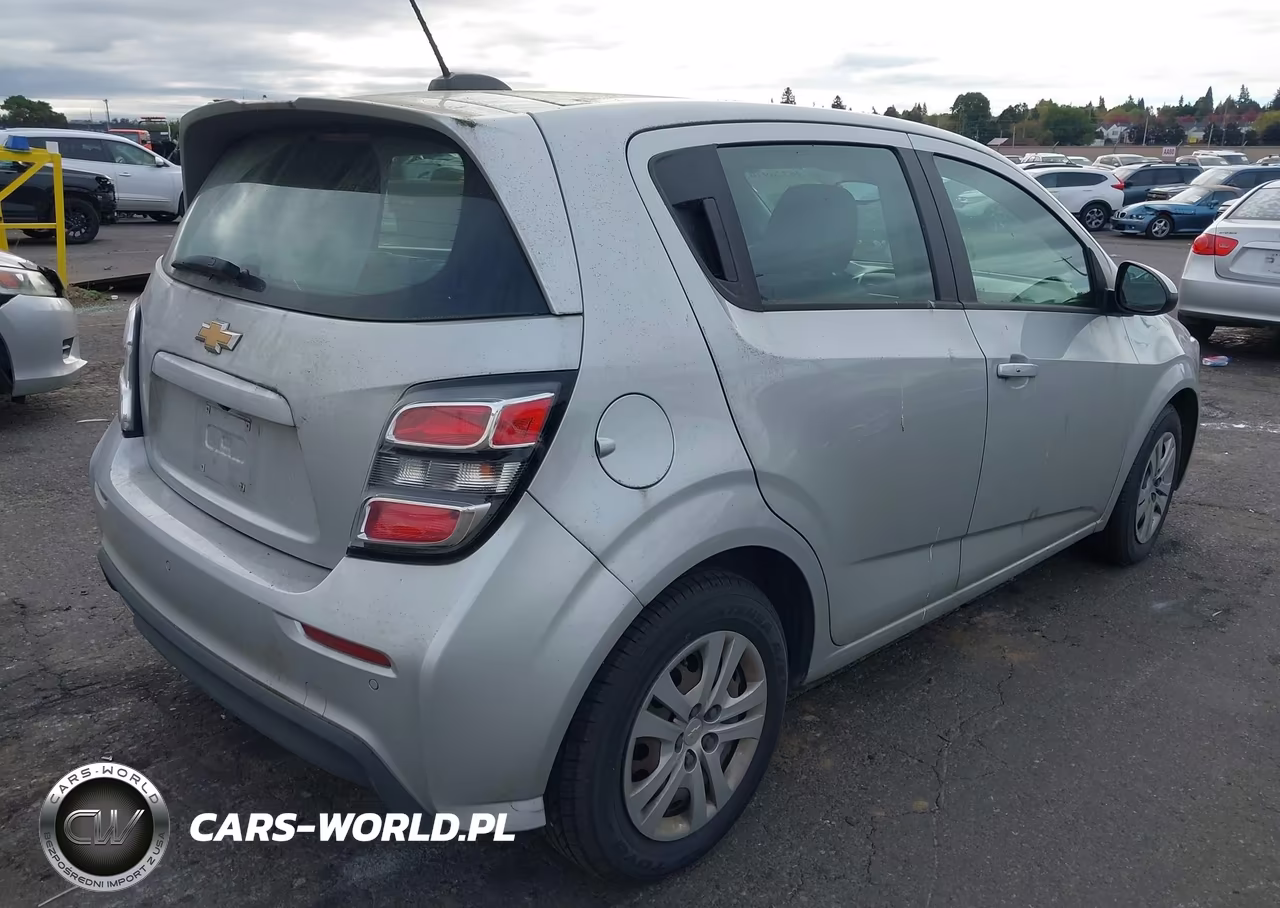 2019 Chevrolet Sonic Lt Auto VIN:1G1JG6SB6K4137420 - 4