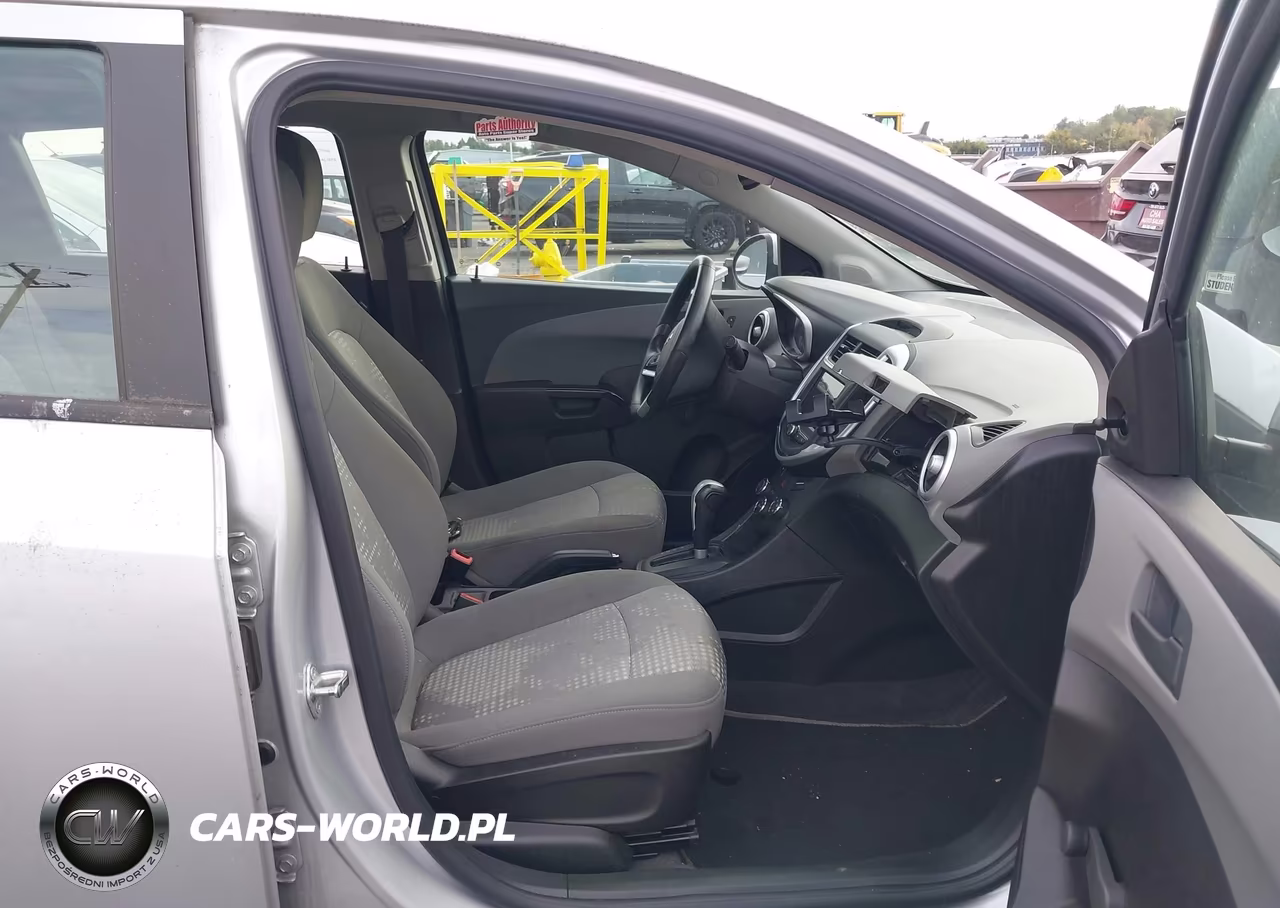 2019 Chevrolet Sonic Lt Auto VIN:1G1JG6SB6K4137420 - 5