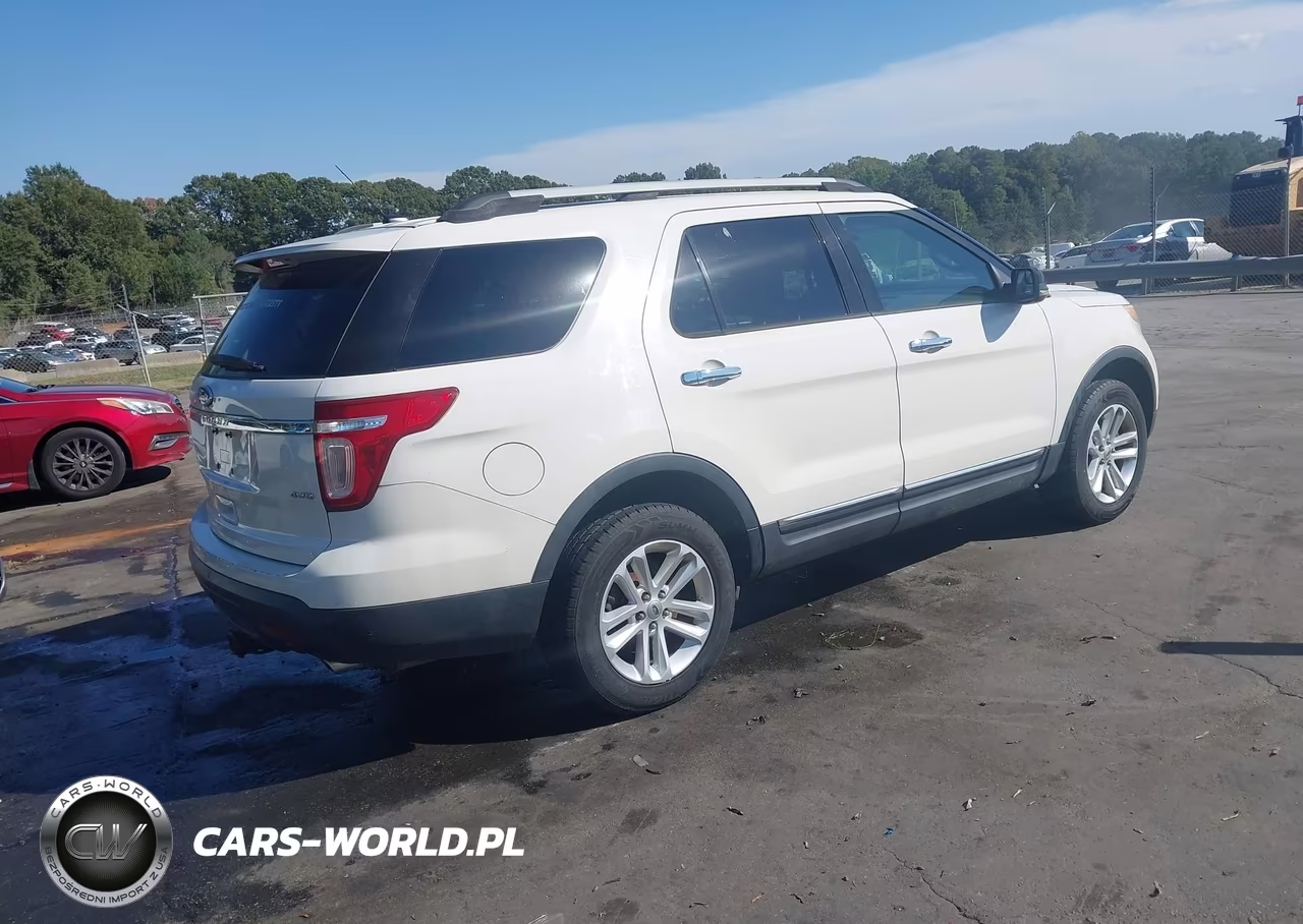 2011 Ford Explorer Xlt VIN:1FMHK8D82BGA36399 - 4