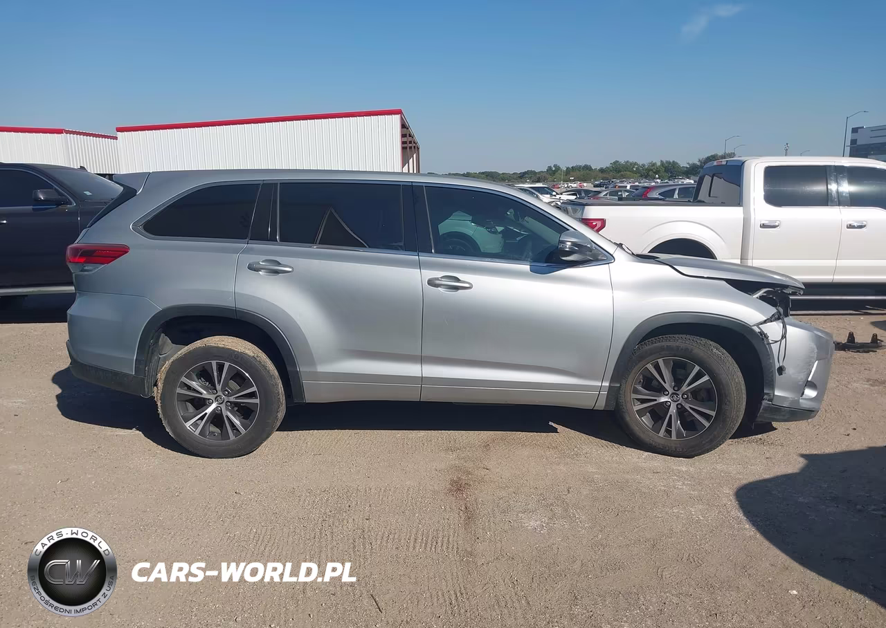 2017 Toyota Highlander Le VIN:5TDZARFH8HS030264 - 13