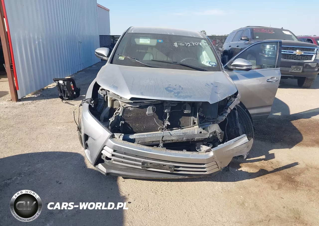 2017 Toyota Highlander Le VIN:5TDZARFH8HS030264 - 6
