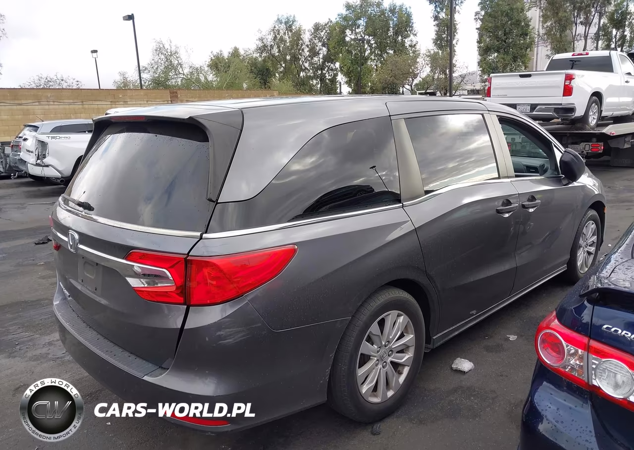 2018 Honda Odyssey Lx VIN:5FNRL6H23JB050921 - 13