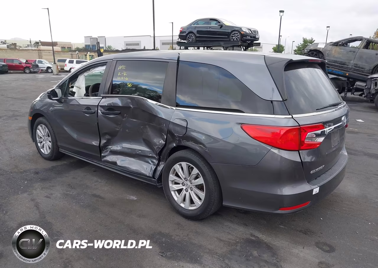 2018 Honda Odyssey Lx VIN:5FNRL6H23JB050921 - 3