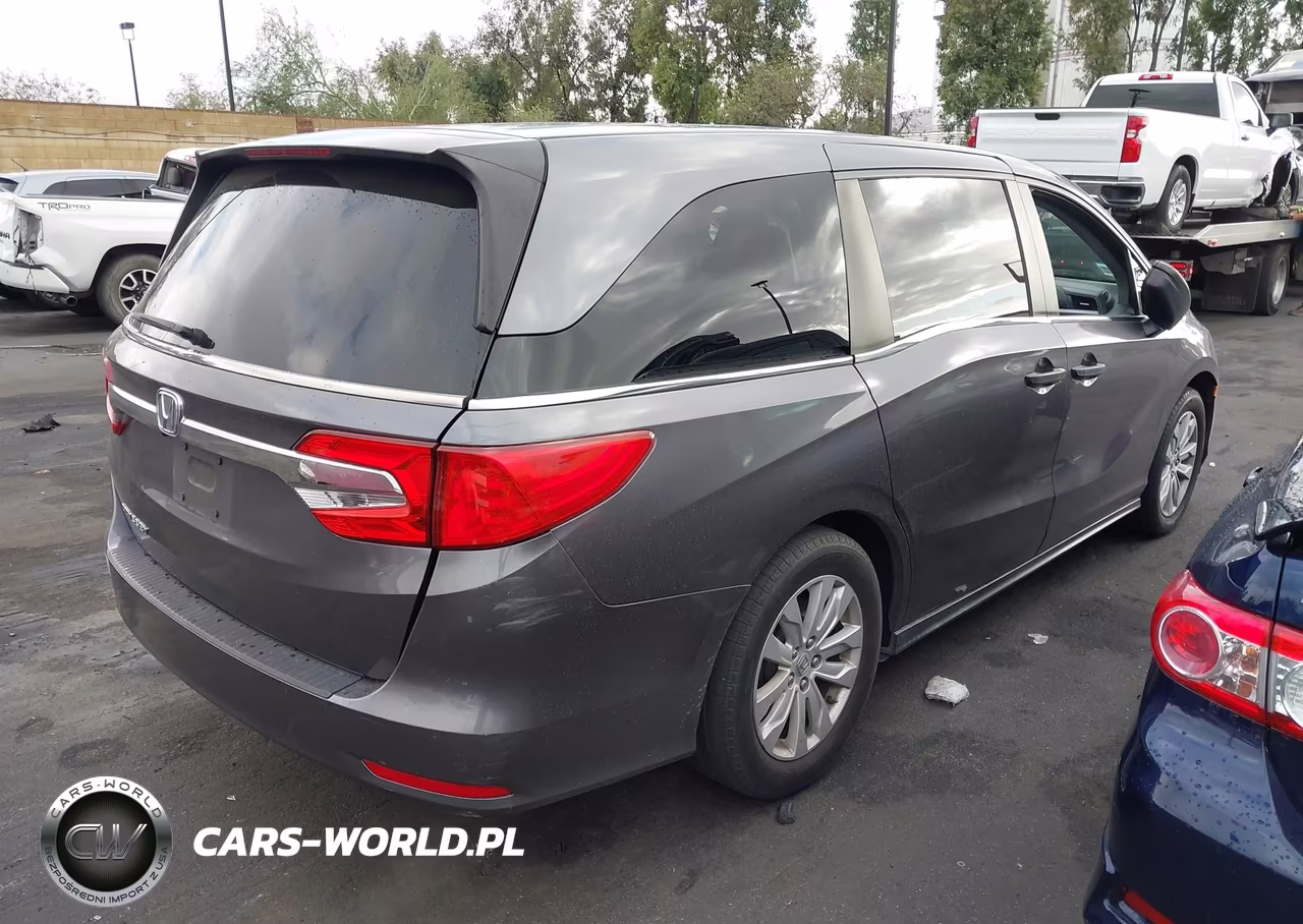 2018 Honda Odyssey Lx VIN:5FNRL6H23JB050921 - 4
