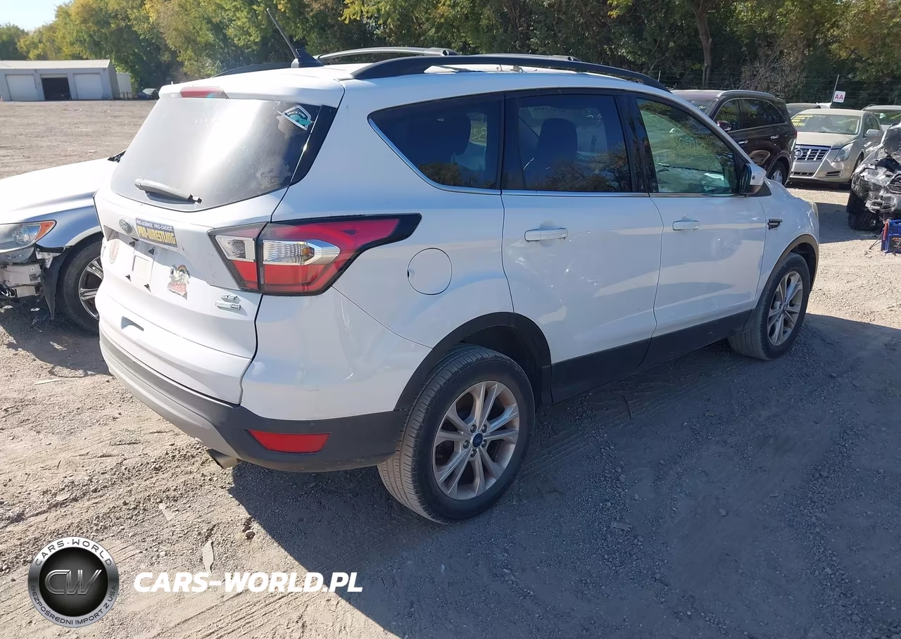 2018 Ford Escape Se VIN:1FMCU9GD8JUA17861 - 4