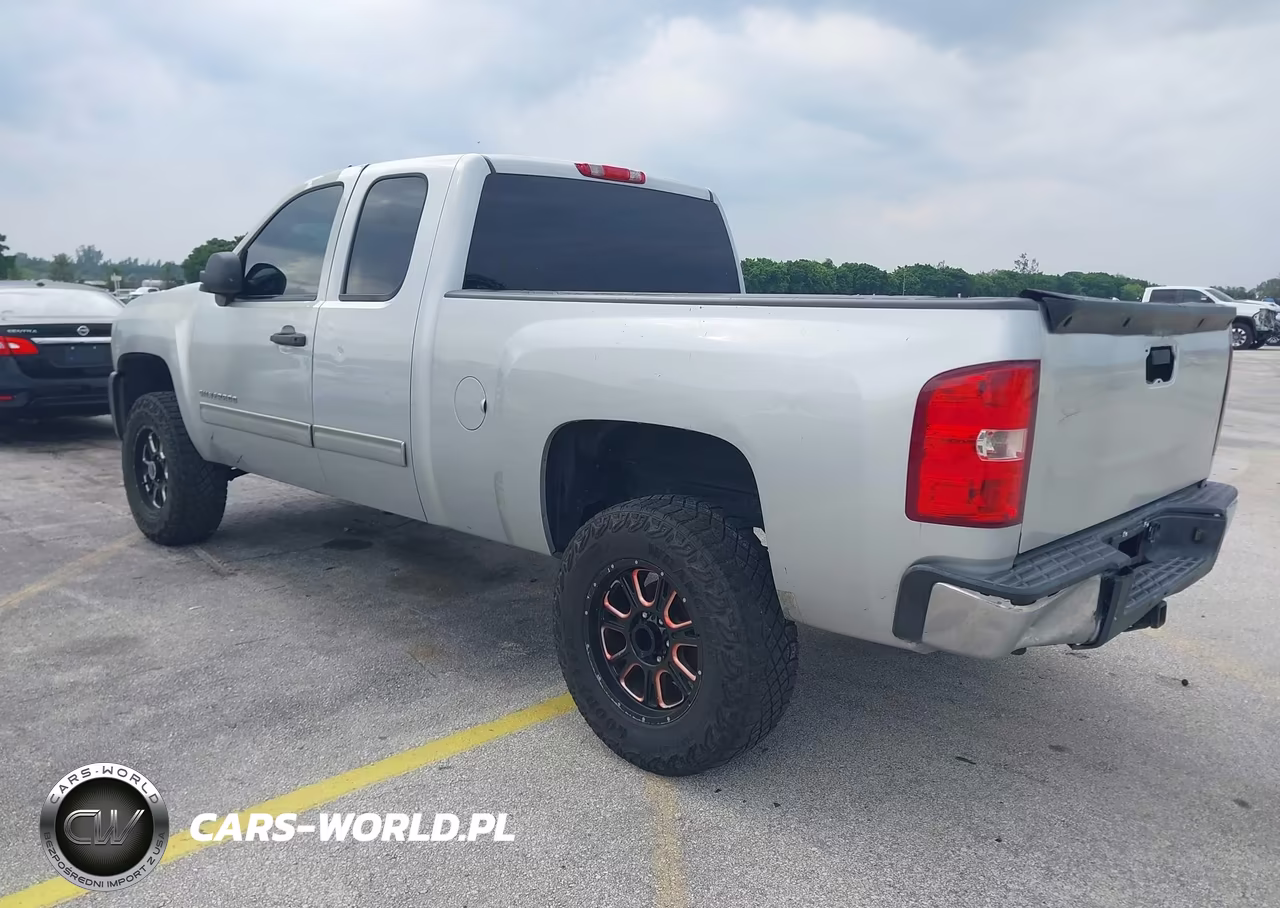 2013 Chevrolet Silverado 1500 Ls VIN:1GCRCREA7DZ405519 - 3