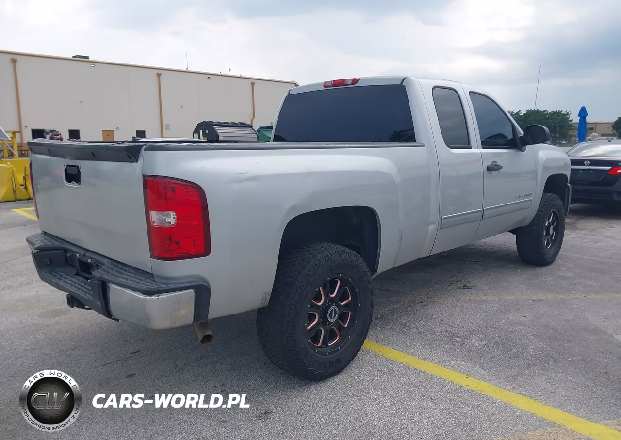 2013 Chevrolet Silverado 1500 Ls VIN:1GCRCREA7DZ405519 - 4