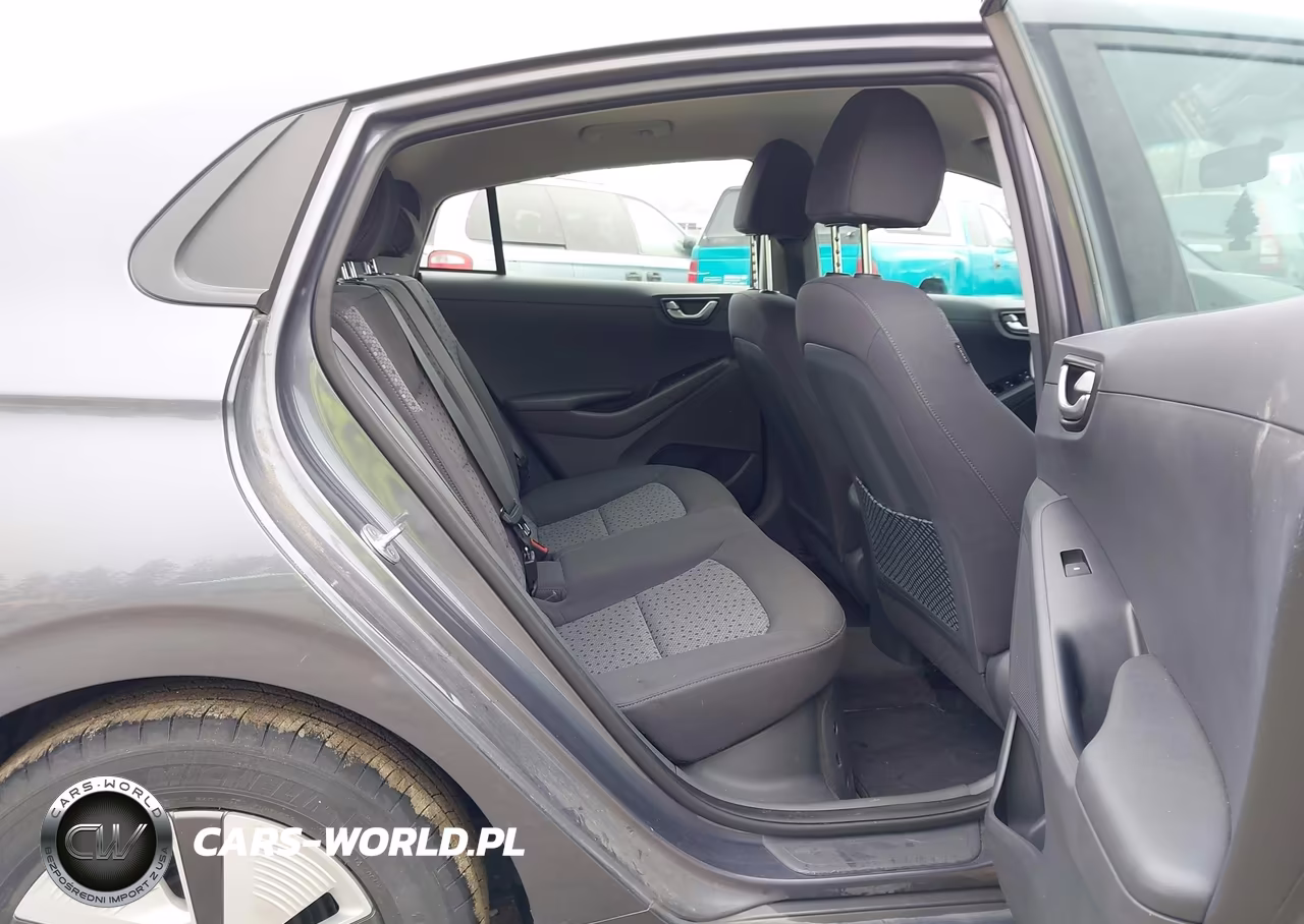 2018 Hyundai Ioniq Hybrid Blue VIN:KMHC65LC9JU076885 - 8