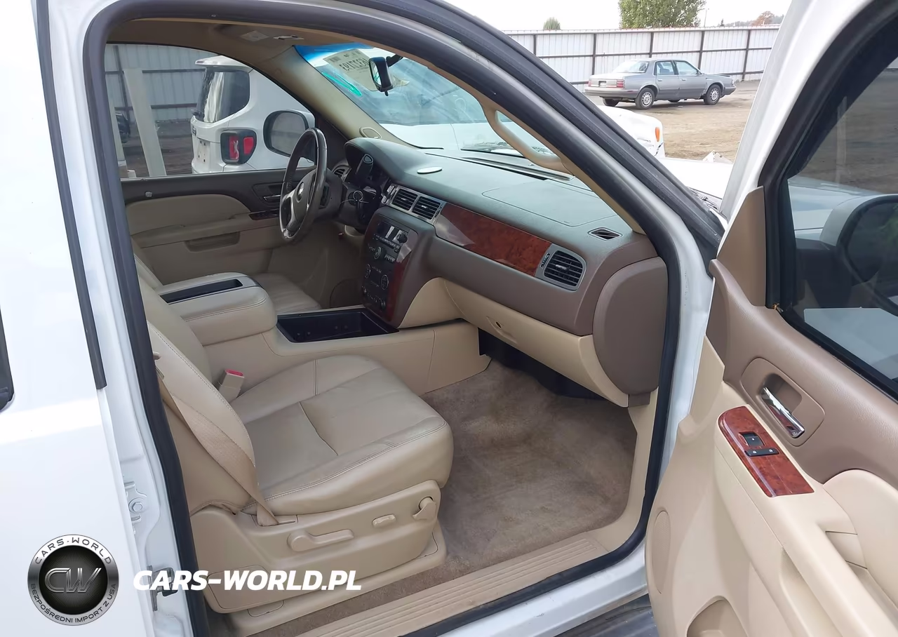2010 Chevrolet Suburban 1500 Lt1 VIN:1GNUKJE33AR126586 - 5