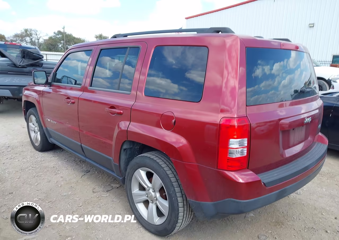 2014 Jeep Patriot Latitude VIN:1C4NJPFA9ED694845 - 3