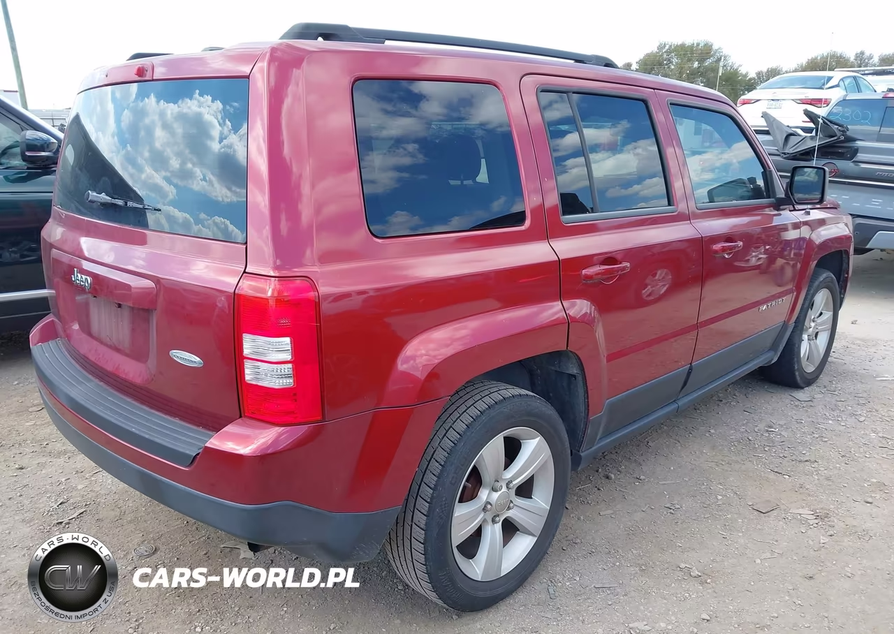 2014 Jeep Patriot Latitude VIN:1C4NJPFA9ED694845 - 4