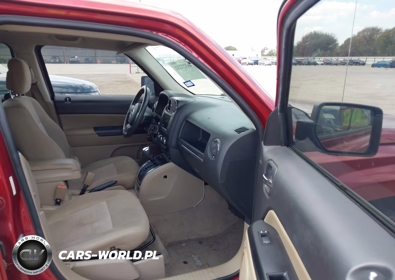 2014 Jeep Patriot Latitude VIN:1C4NJPFA9ED694845 - 5