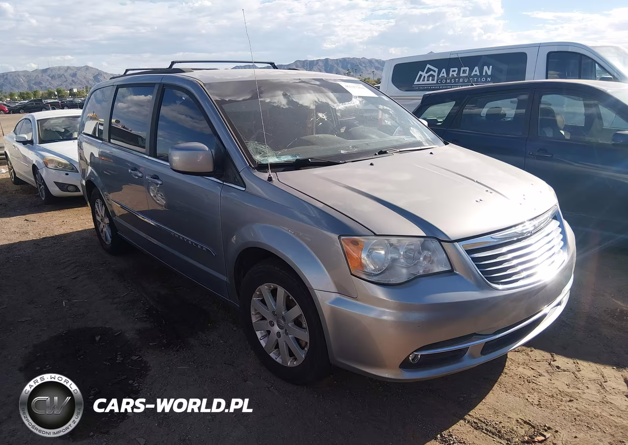 2015 Chrysler Town & Country Touring – zdjęcie 1 z 10