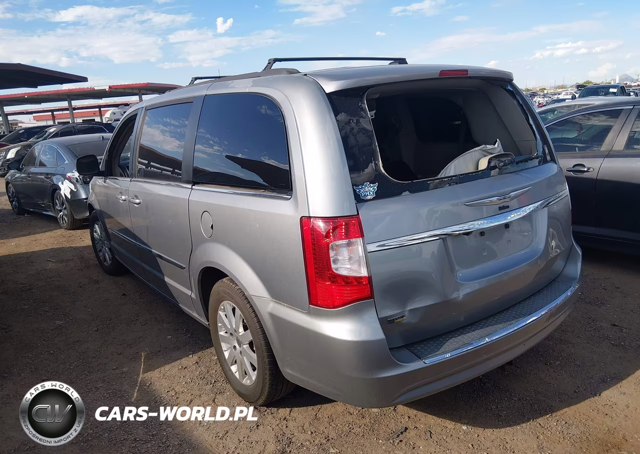 2015 Chrysler Town & Country Touring VIN:2C4RC1BGXFR539058 - 3