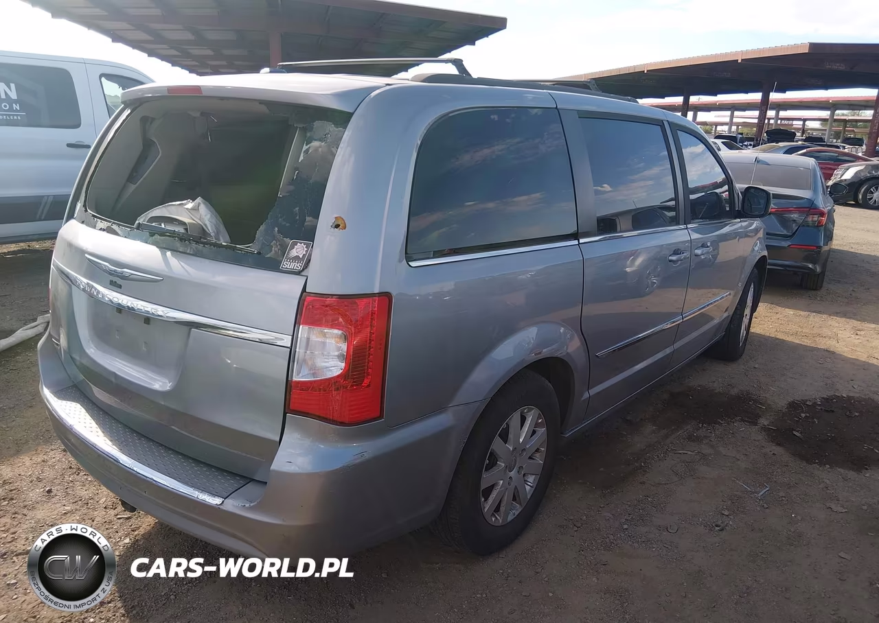 2015 Chrysler Town & Country Touring VIN:2C4RC1BGXFR539058 - 4