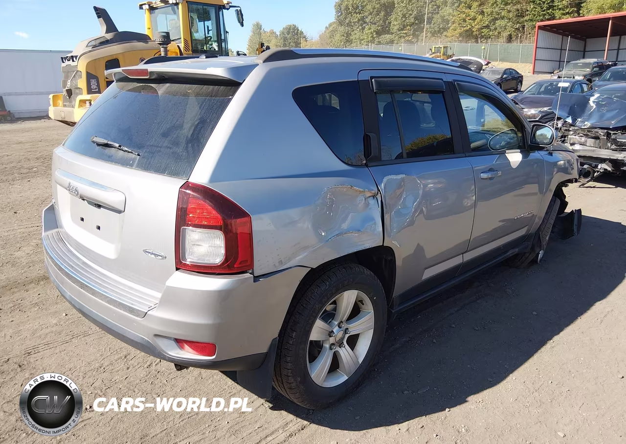 2015 Jeep Compass High Altitude Edition VIN:1C4NJDEB9FD154454 - 4