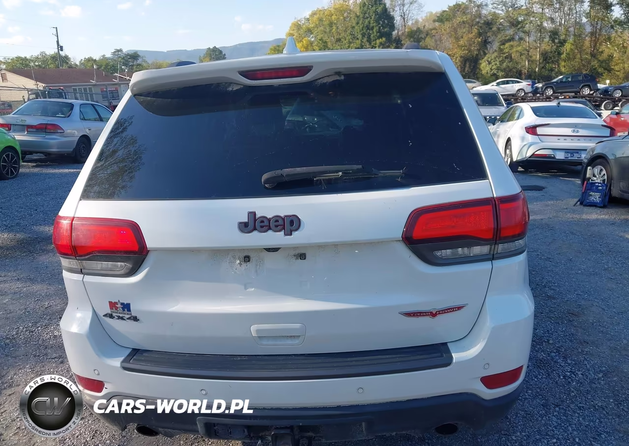 2018 Jeep Grand Cherokee Trailhawk 4X4 VIN:1C4RJFLG4JC184763 - 16