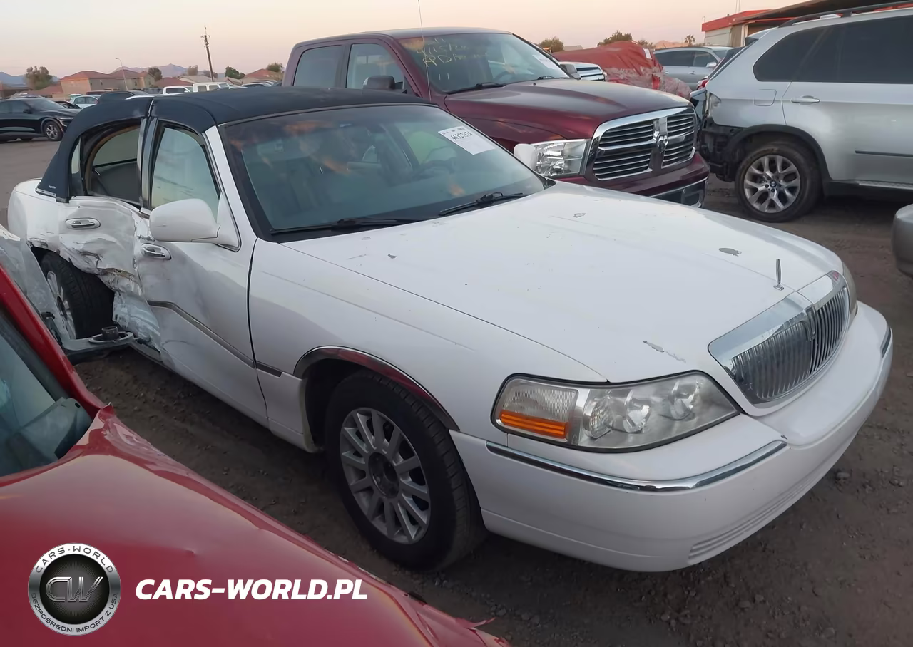 2006 Lincoln Town Car Signature