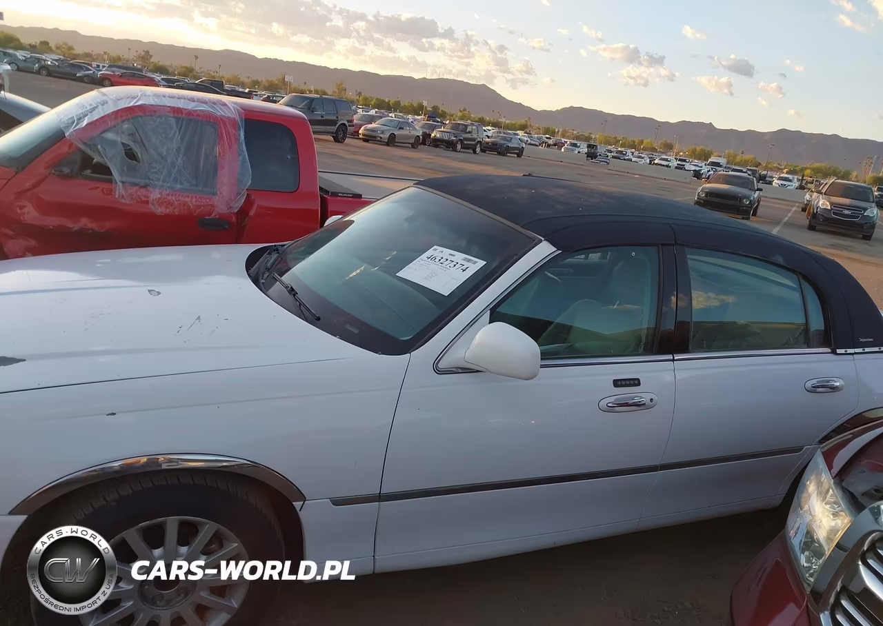 2006 Lincoln Town Car Signature VIN:1LNHM81W36Y641450 - 15