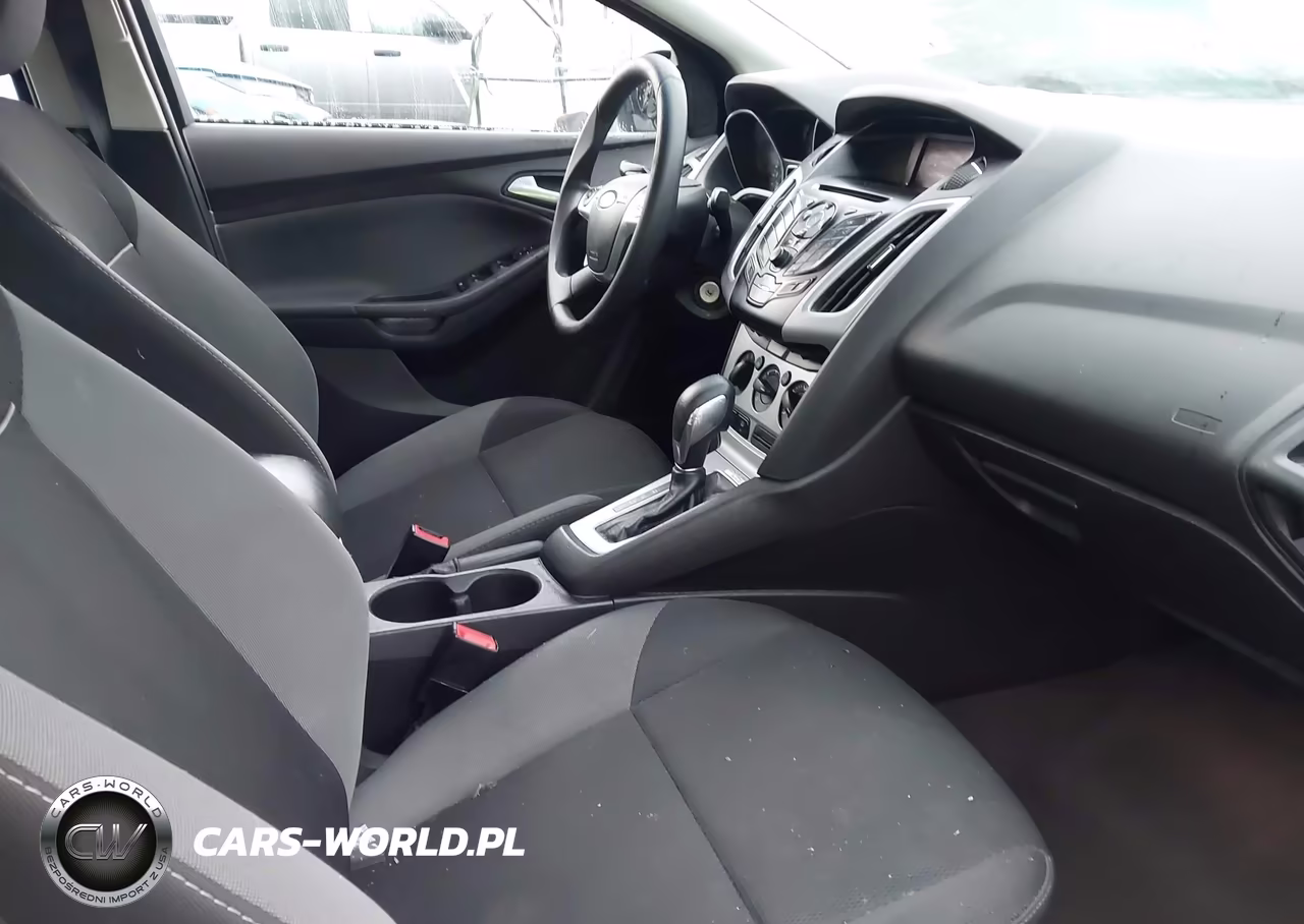 2014 Ford Focus Se VIN:1FADP3F24EL265930 - 5