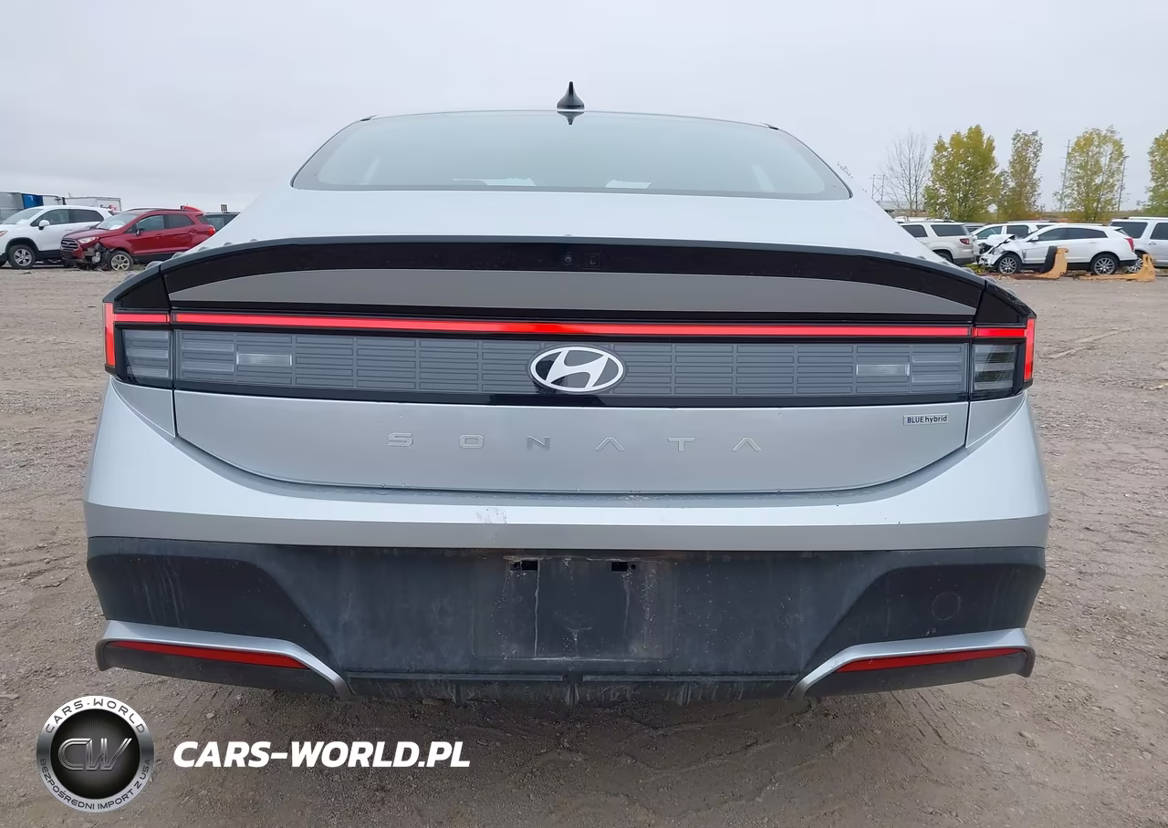 2026 Hyundai Sonata Hybrid Blue VIN:KMHL24JJ3TA168411 - 17