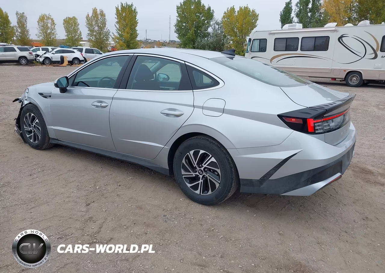 2026 Hyundai Sonata Hybrid Blue VIN:KMHL24JJ3TA168411 - 3