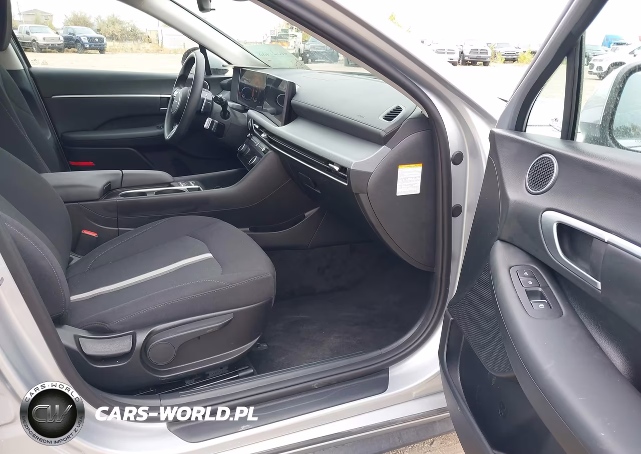 2026 Hyundai Sonata Hybrid Blue VIN:KMHL24JJ3TA168411 - 5