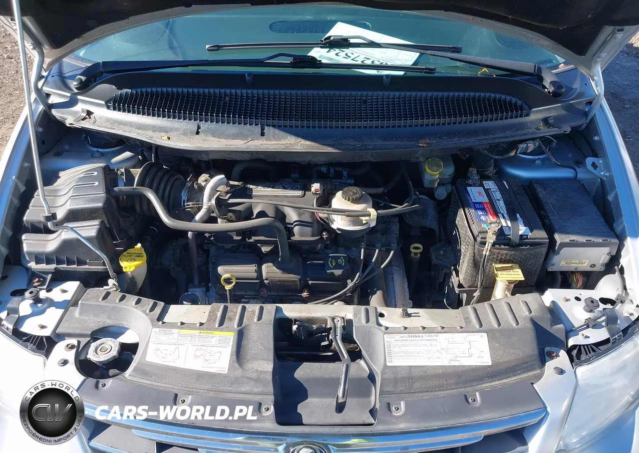 2005 Chrysler Town & Country Limited VIN:2C4GP64L95R267197 - 10