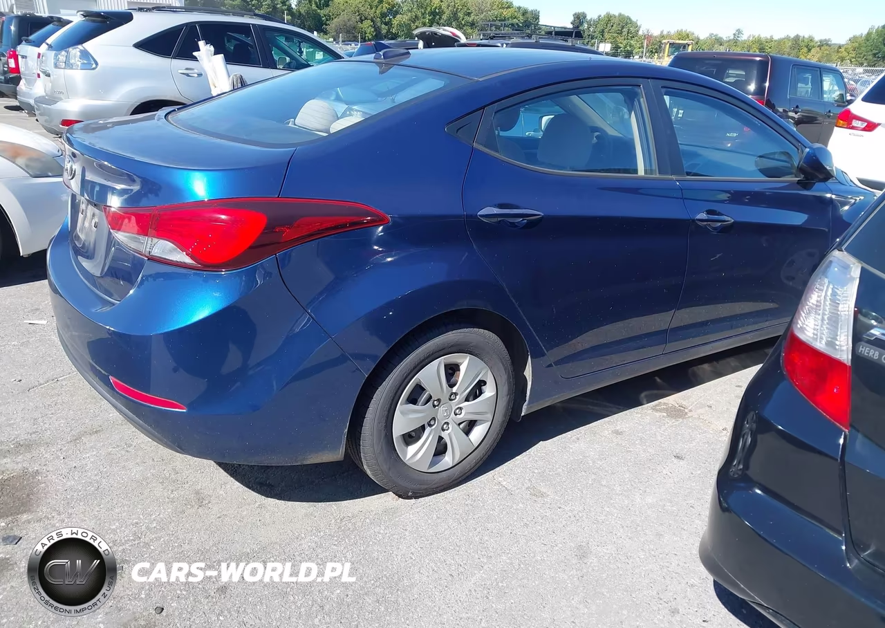2016 Hyundai Elantra Se VIN:5NPDH4AE4GH711757 - 4