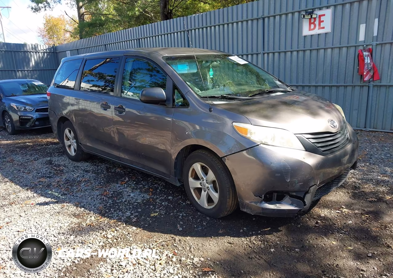 2011 Toyota Sienna Base V6