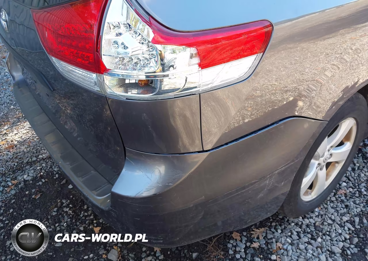 2011 Toyota Sienna Base V6 VIN:5TDZK3DC3BS095564 - 14