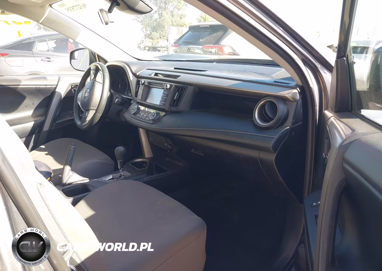 2018 Toyota Rav4 Xle VIN:2T3WFREV1JW497638 - 5
