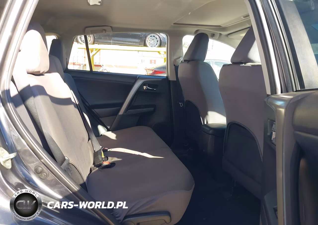 2018 Toyota Rav4 Xle VIN:2T3WFREV1JW497638 - 8
