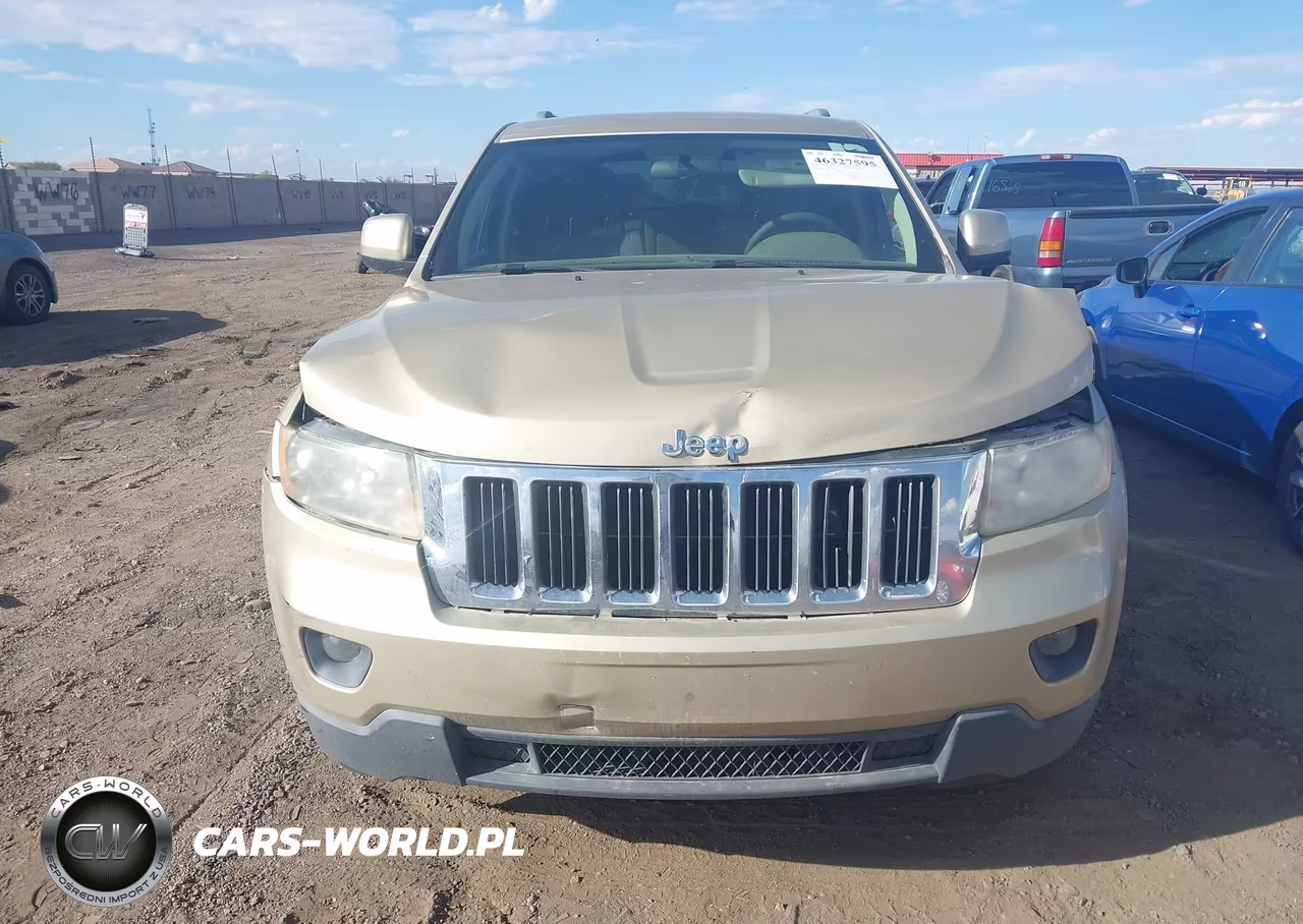 2011 Jeep Grand Cherokee Laredo VIN:1J4RS4GGXBC573480 - 12