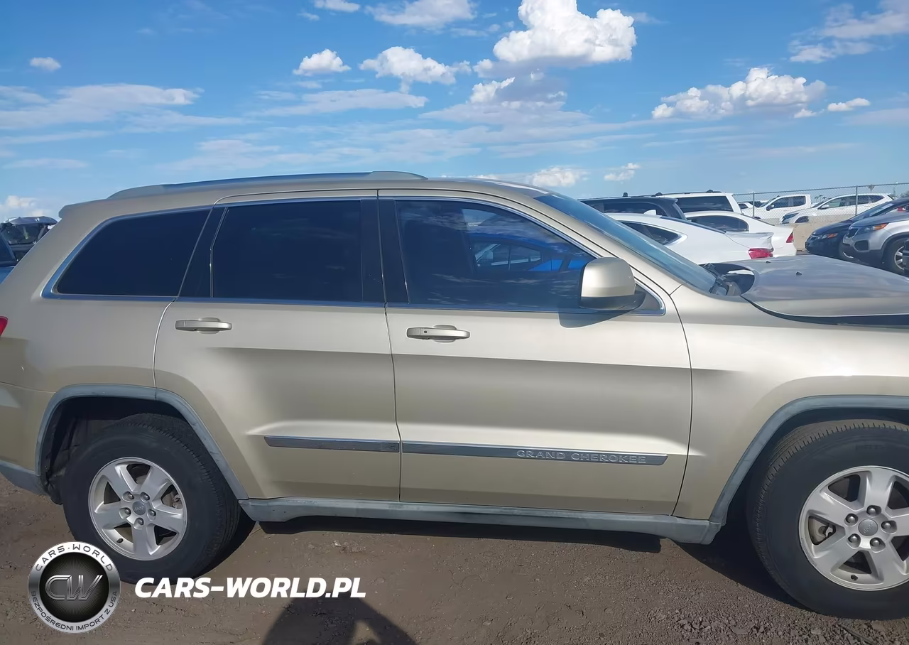 2011 Jeep Grand Cherokee Laredo VIN:1J4RS4GGXBC573480 - 13