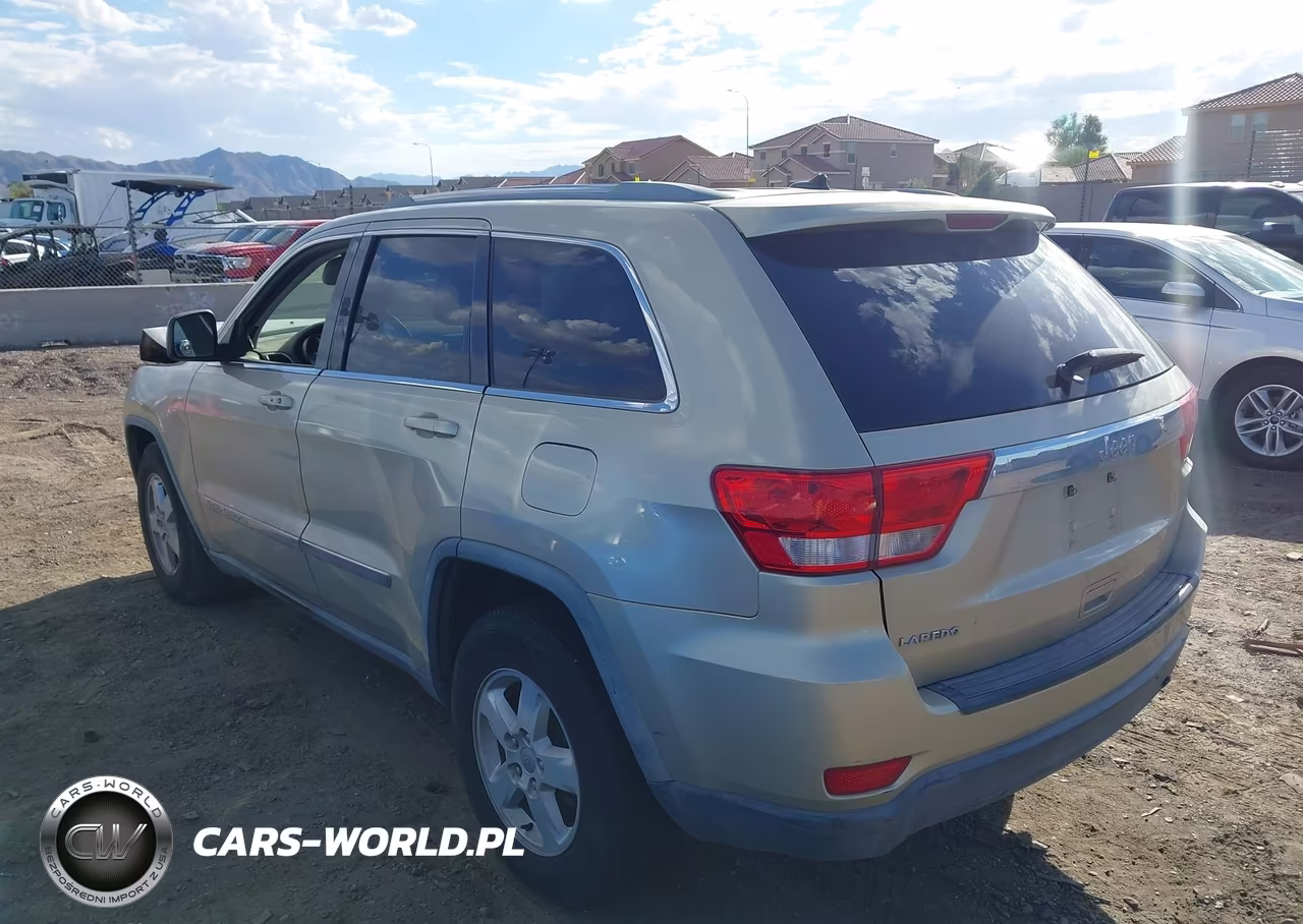 2011 Jeep Grand Cherokee Laredo VIN:1J4RS4GGXBC573480 - 3