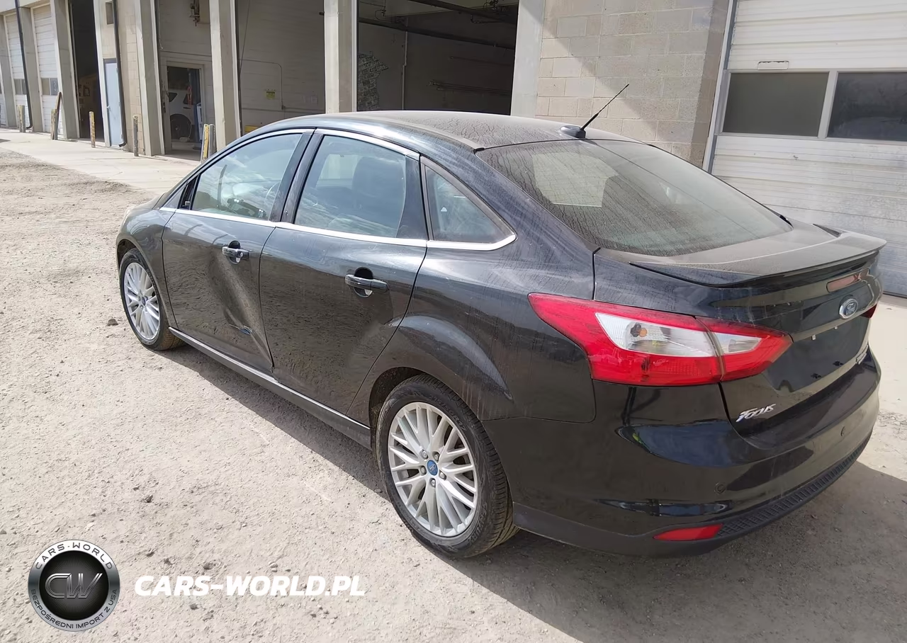 2013 Ford Focus Titanium VIN:1FADP3J28DL218146 - 3