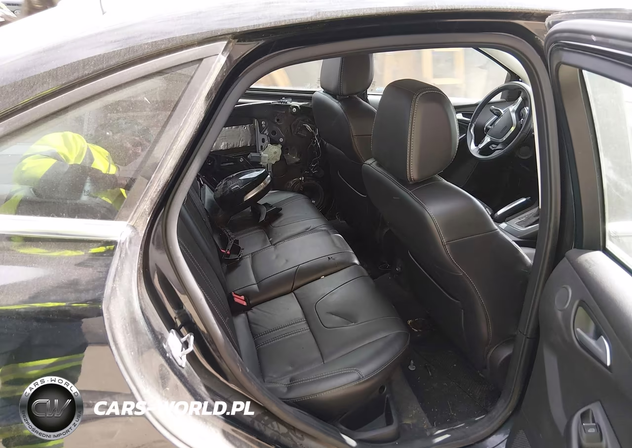 2013 Ford Focus Titanium VIN:1FADP3J28DL218146 - 8