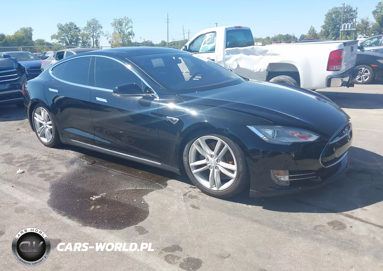 2013 Tesla Model S Performance – zdjęcie 1 z 17