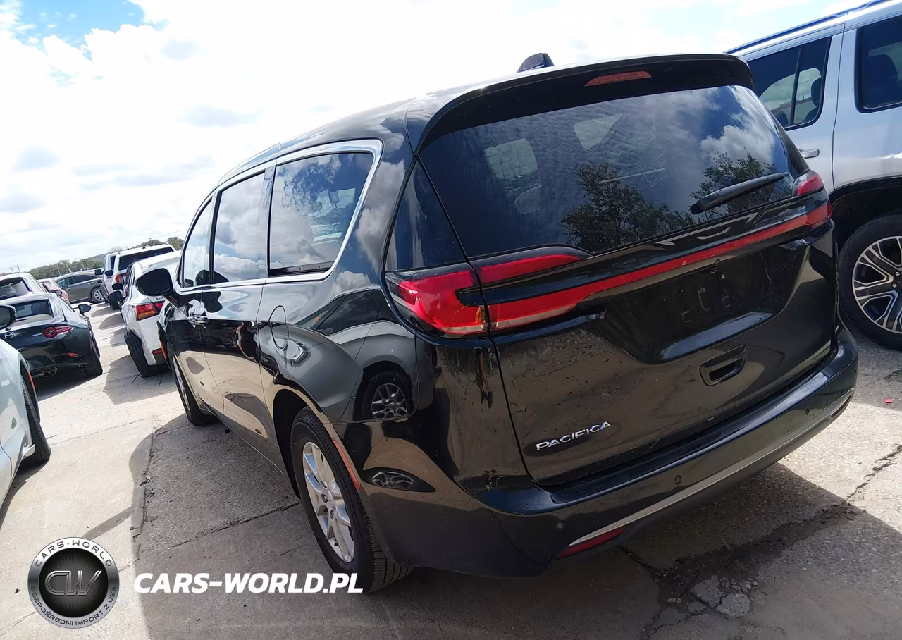 2027 Chrysler Pacifica VIN:2C4RC1BG2VR586308 - 3