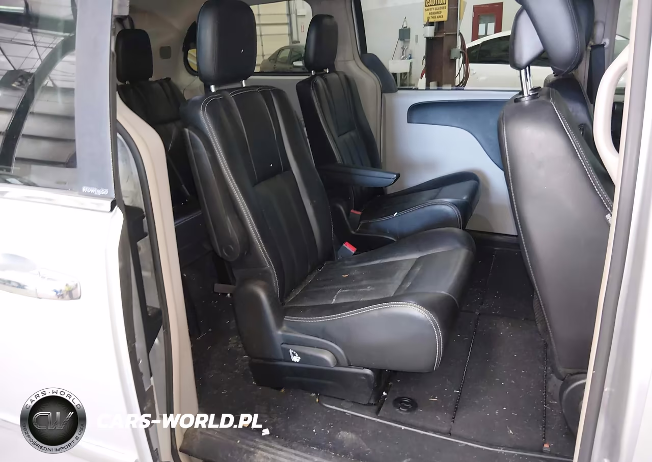 2012 Chrysler Town & Country Touring VIN:2C4RC1BG6CR344263 - 8