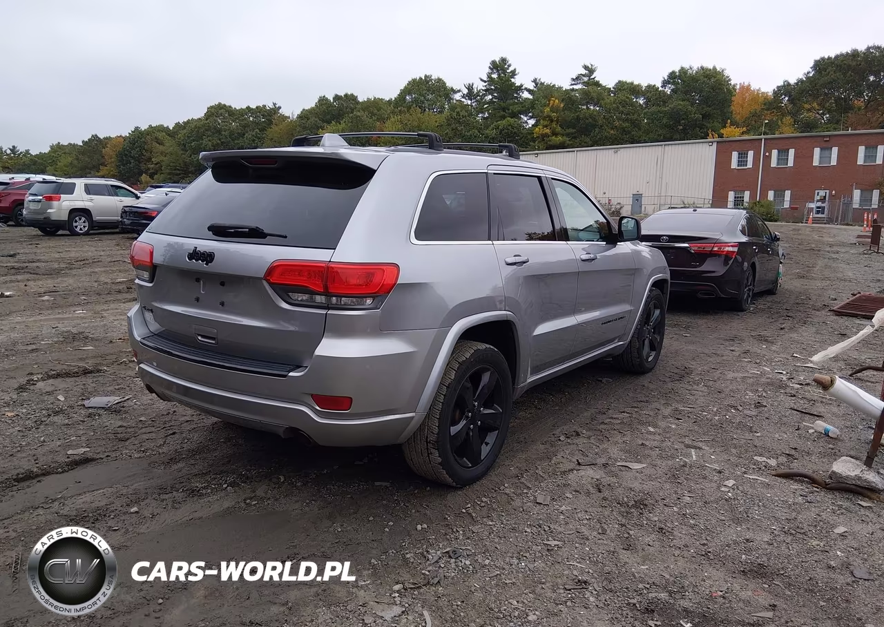 2015 Jeep Grand Cherokee Altitude VIN:1C4RJFAG4FC697019 - 4