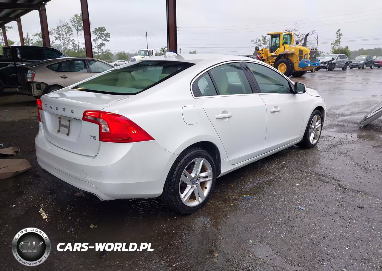 2015 Volvo S60 T5 Premier VIN:YV140MFKXF1354493 - 4