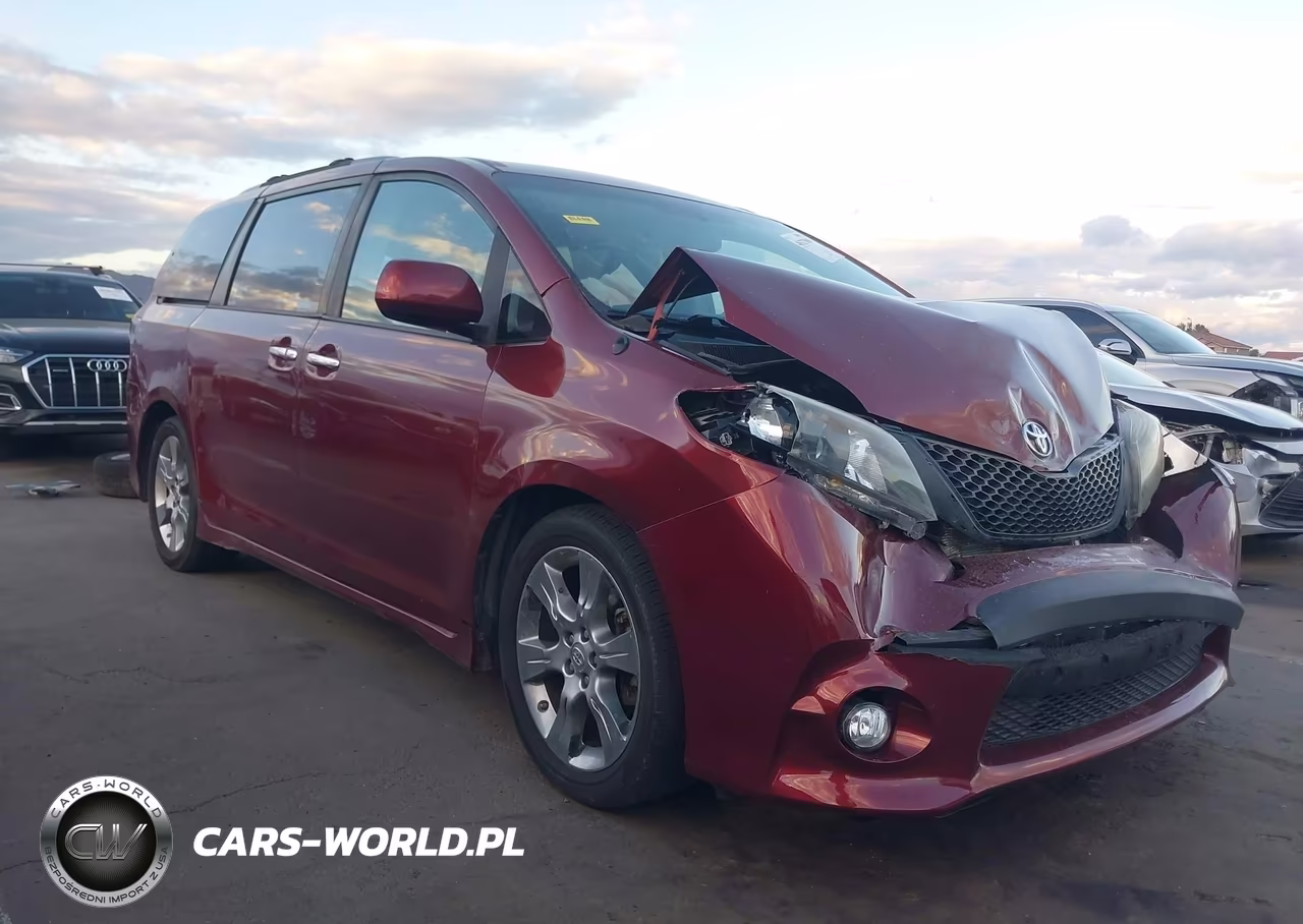 2014 Toyota Sienna Se 8 Passenger