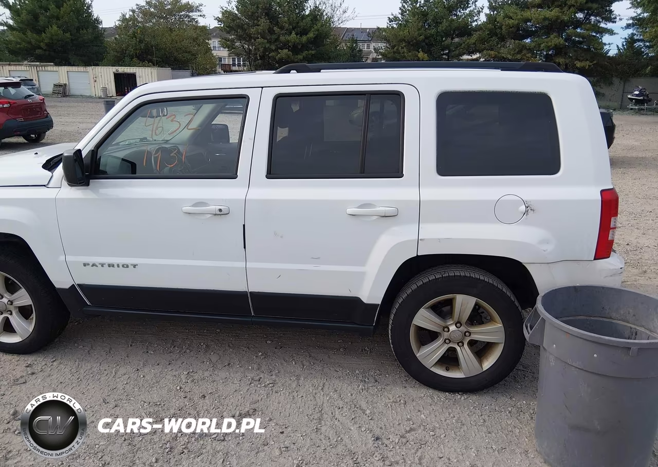 2016 Jeep Patriot Latitude VIN:1C4NJRFB9GD668303 - 17