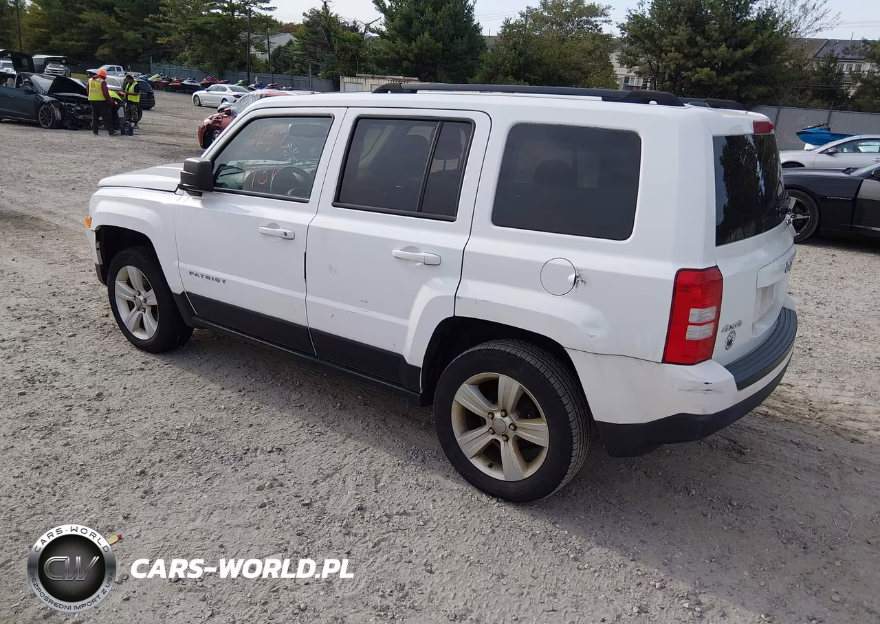 2016 Jeep Patriot Latitude VIN:1C4NJRFB9GD668303 - 3