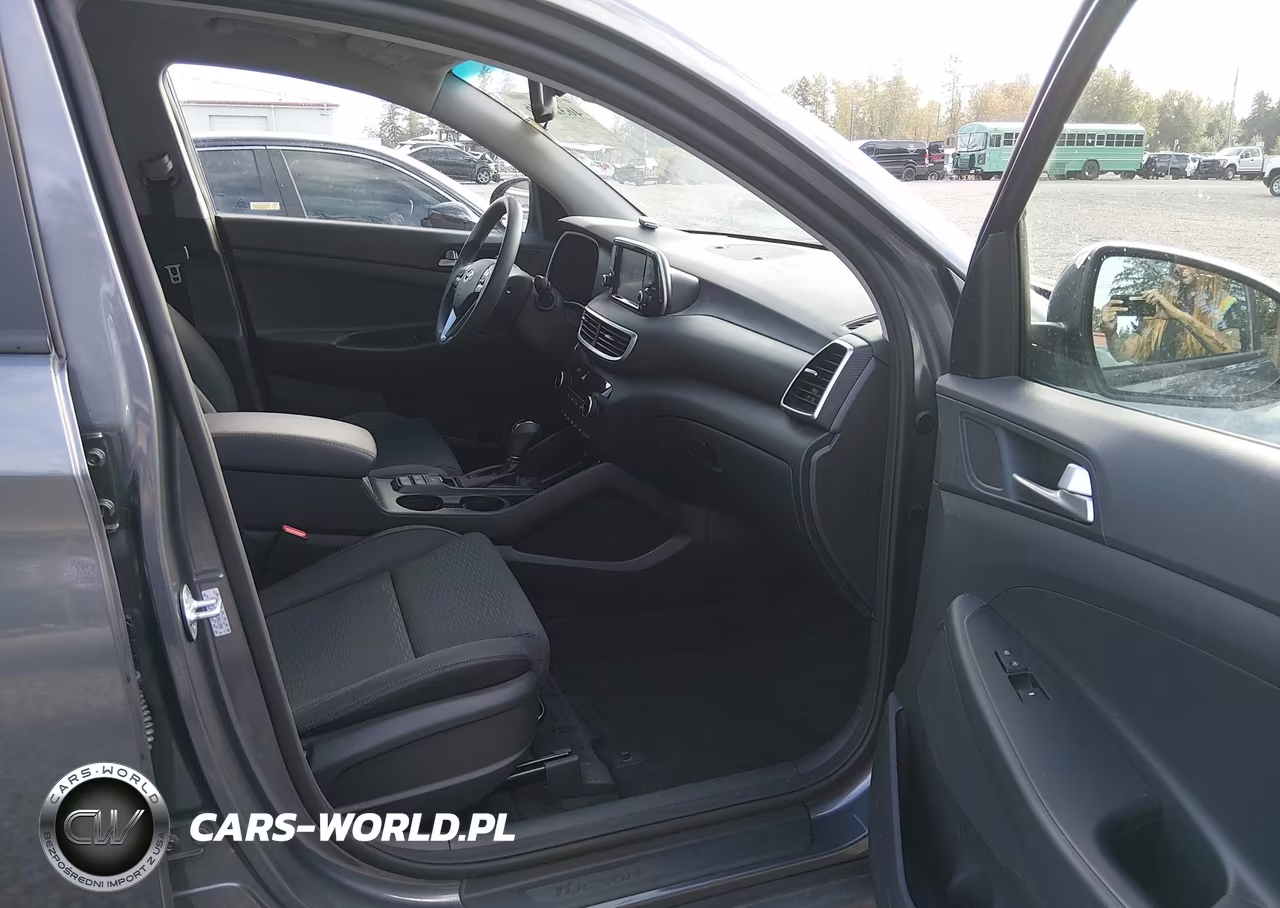 2019 Hyundai Tucson Value VIN:KM8J3CA48KU061280 - 18