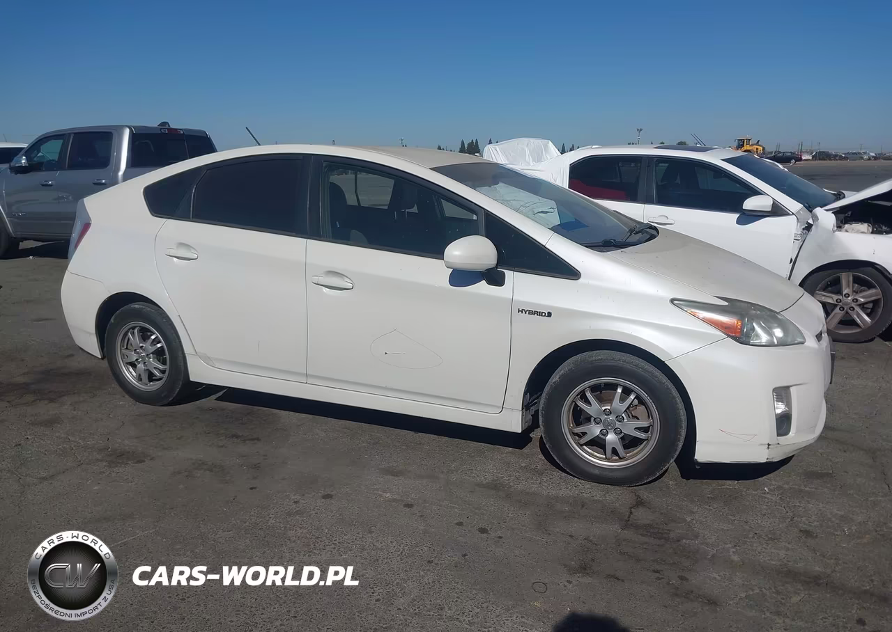 2011 Toyota Prius Two VIN:JTDKN3DUXB1472826 - 14