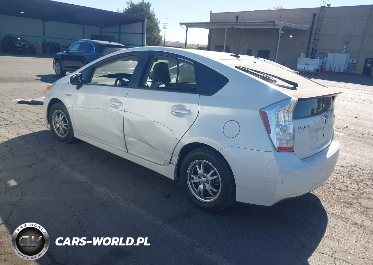 2011 Toyota Prius Two VIN:JTDKN3DUXB1472826 - 3
